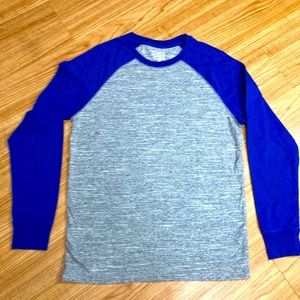 Blue and Gray Sweater Men’s Small Long Sleeve